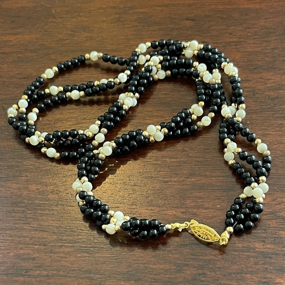 Black onyx mother of pearl gold tone bead 3-strand necklace - Picture 5 of 8